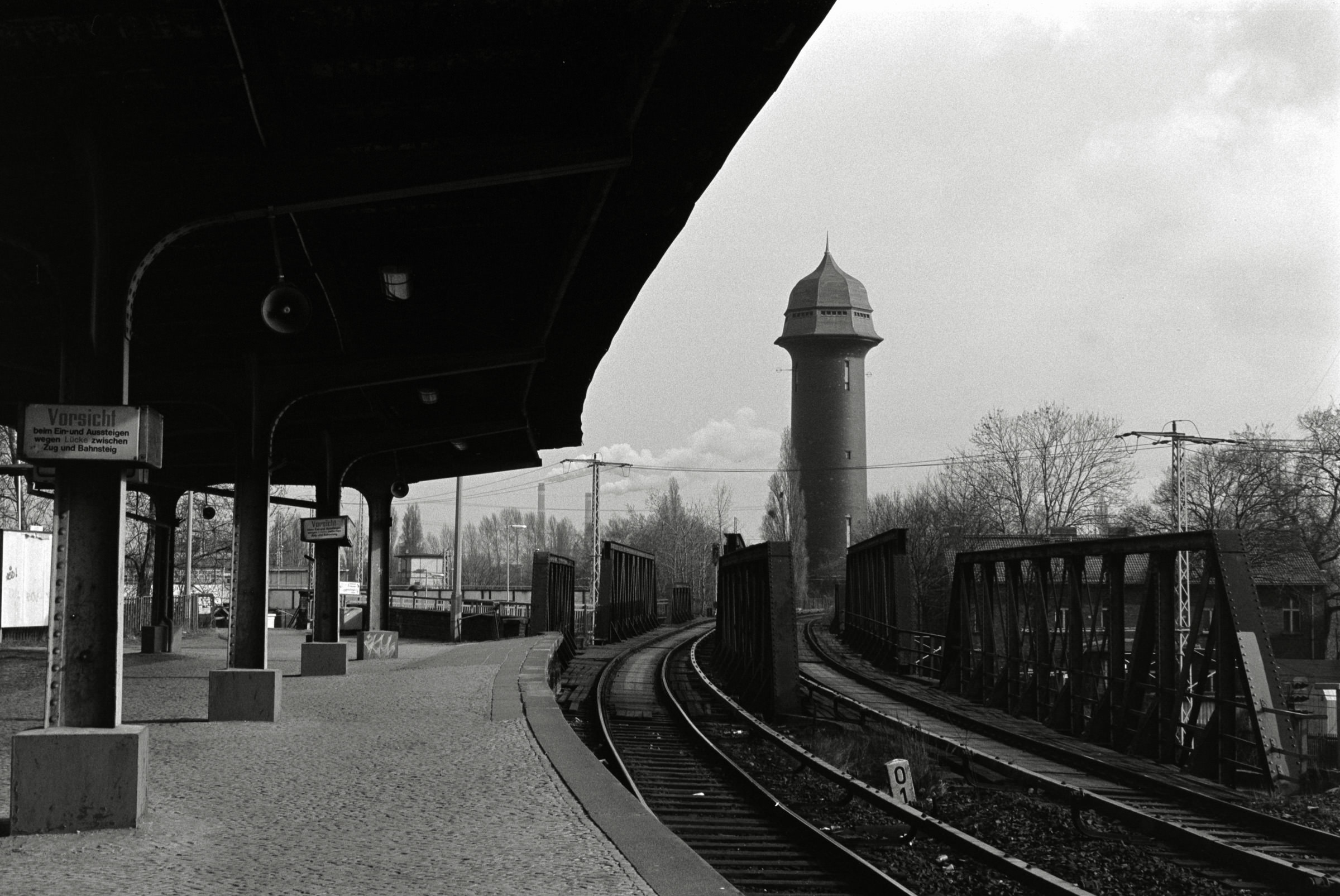 AHP F1993 03 005 sc240902 img08 NLP